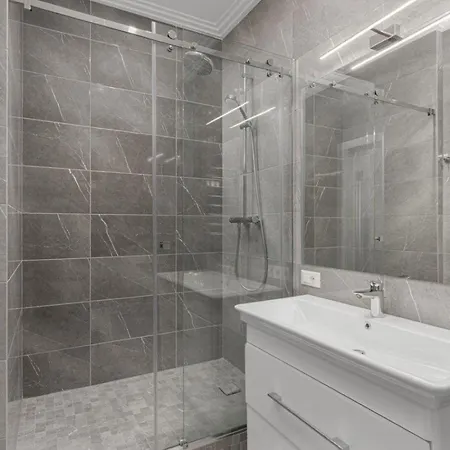 Sea Symphony Luxury Kro